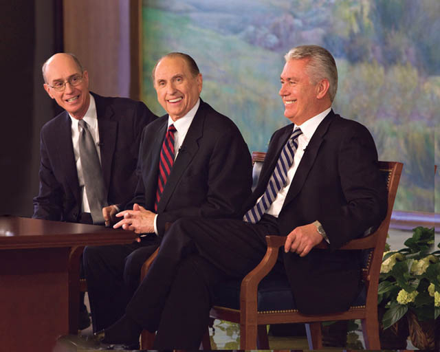 ¿Cuánto dinero gana Thomas S. Monson?